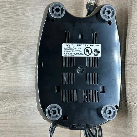 Omega Juice & Vegetable Extractor Model No. 8006 Stainless Steel Electric Silver - Picture 11 of 13